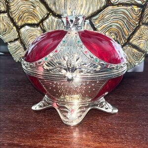 WALLACE Red and Silver Decorative MUSIC BOX NUTCRACKER DANCES to Music ❤️❤️❤️